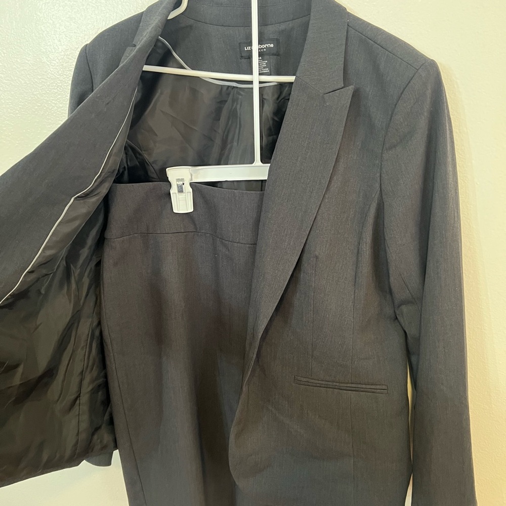 Liz Claiborne Charcoal Suit Set - Picture 6 of 10